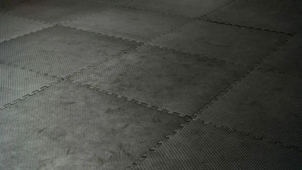 photo of interlocking rubber mats